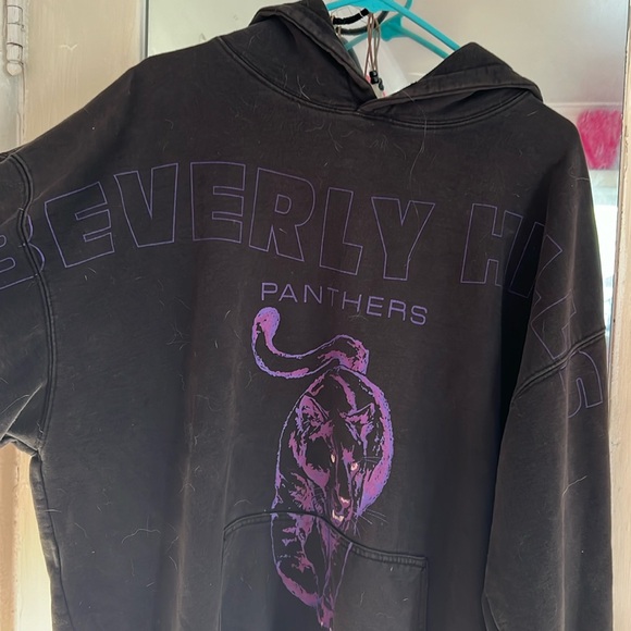 Sweatshirt that reads:  Beverly Hills Panthers - - Picture 1 of 6